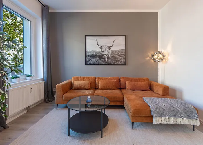 Modern Und Ruhig, Mit Garage & Ps4, Nahe Messe, Rue Und Uniklinik, Voll Ausgestattete Kueche, Bad Mit Dusche Und Badewanne